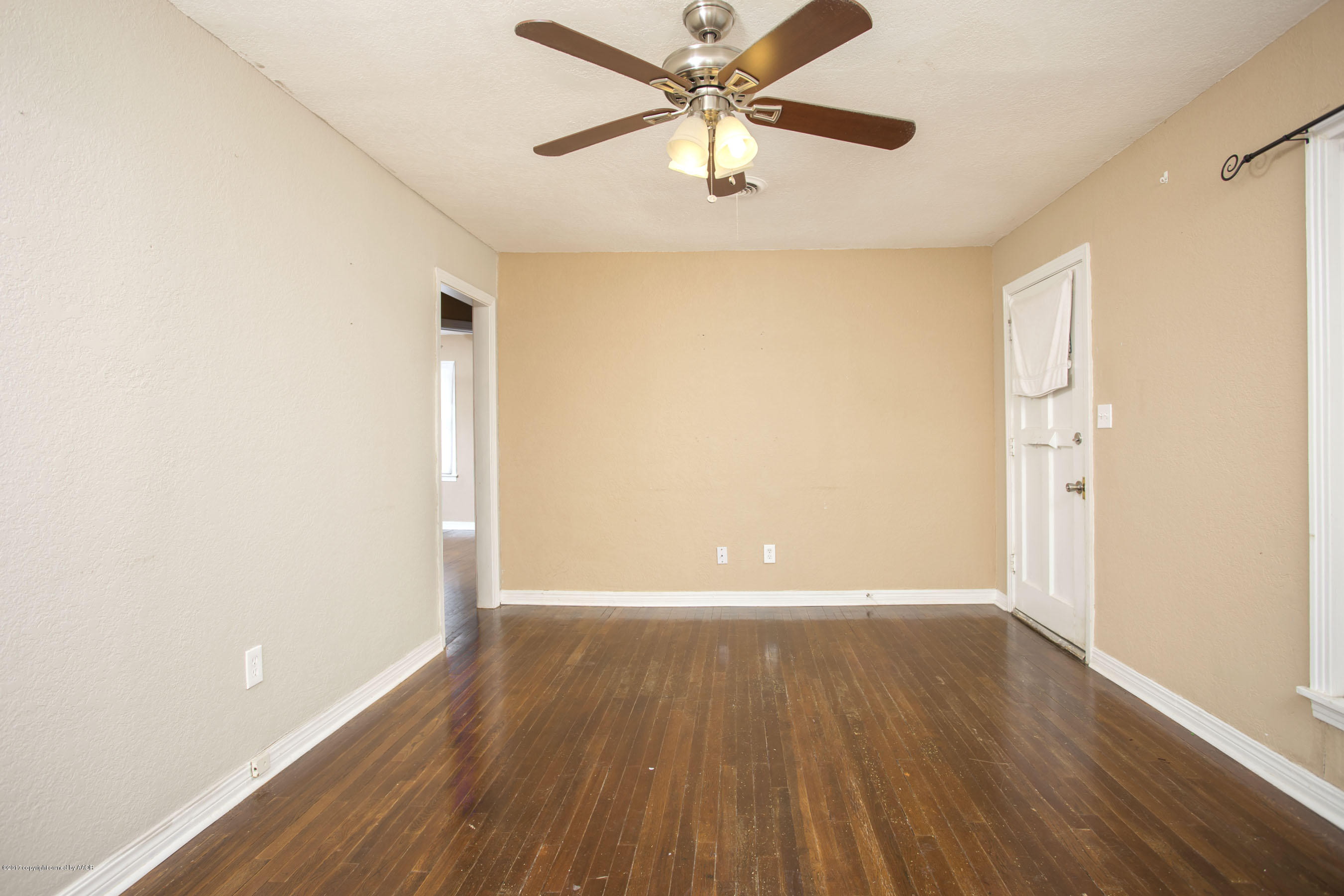 3613 South Hughes Street Amarillo, TX 79110 - Photo 5 of 18 Living Room A