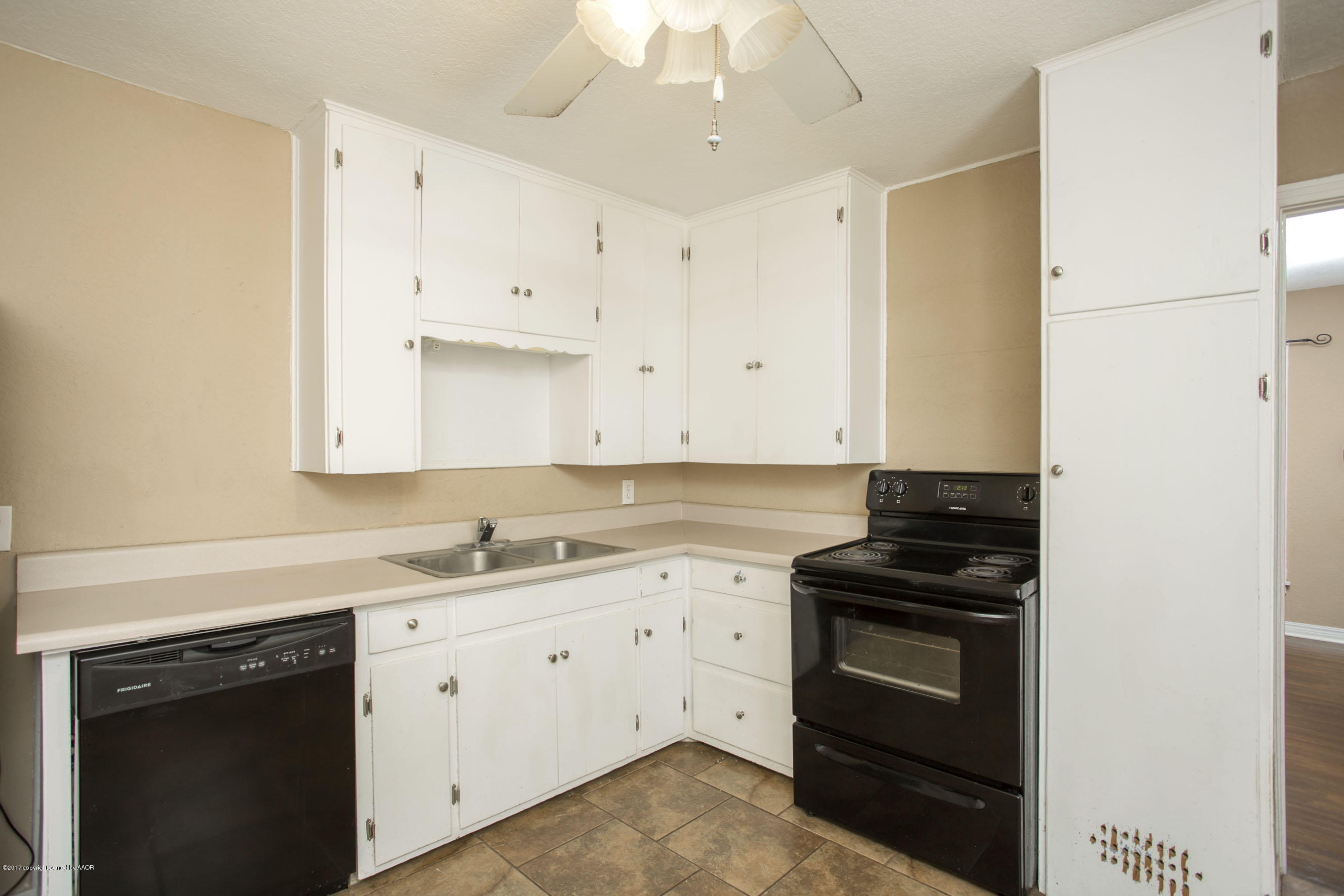 3613 South Hughes Street Amarillo, TX 79110 - Photo 8 of 18 Kitchen A