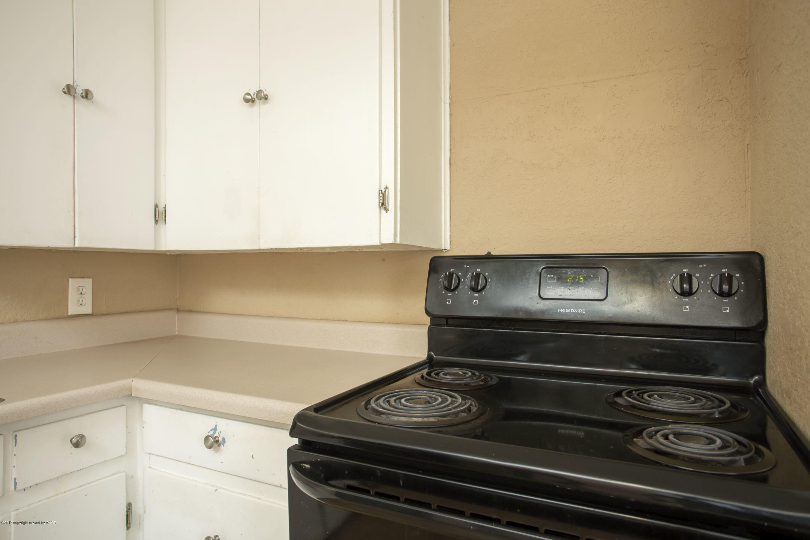 3613 South Hughes Street Amarillo, TX 79110 - Photo 9 of 18 Kitchen B
