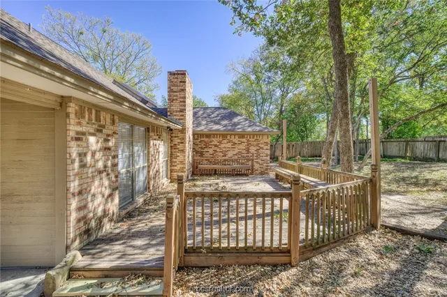 a view of house with a outdoor space