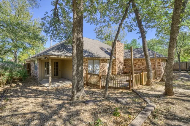 $2,300 | 706 Summerglen Drive, College Station, TX 77840