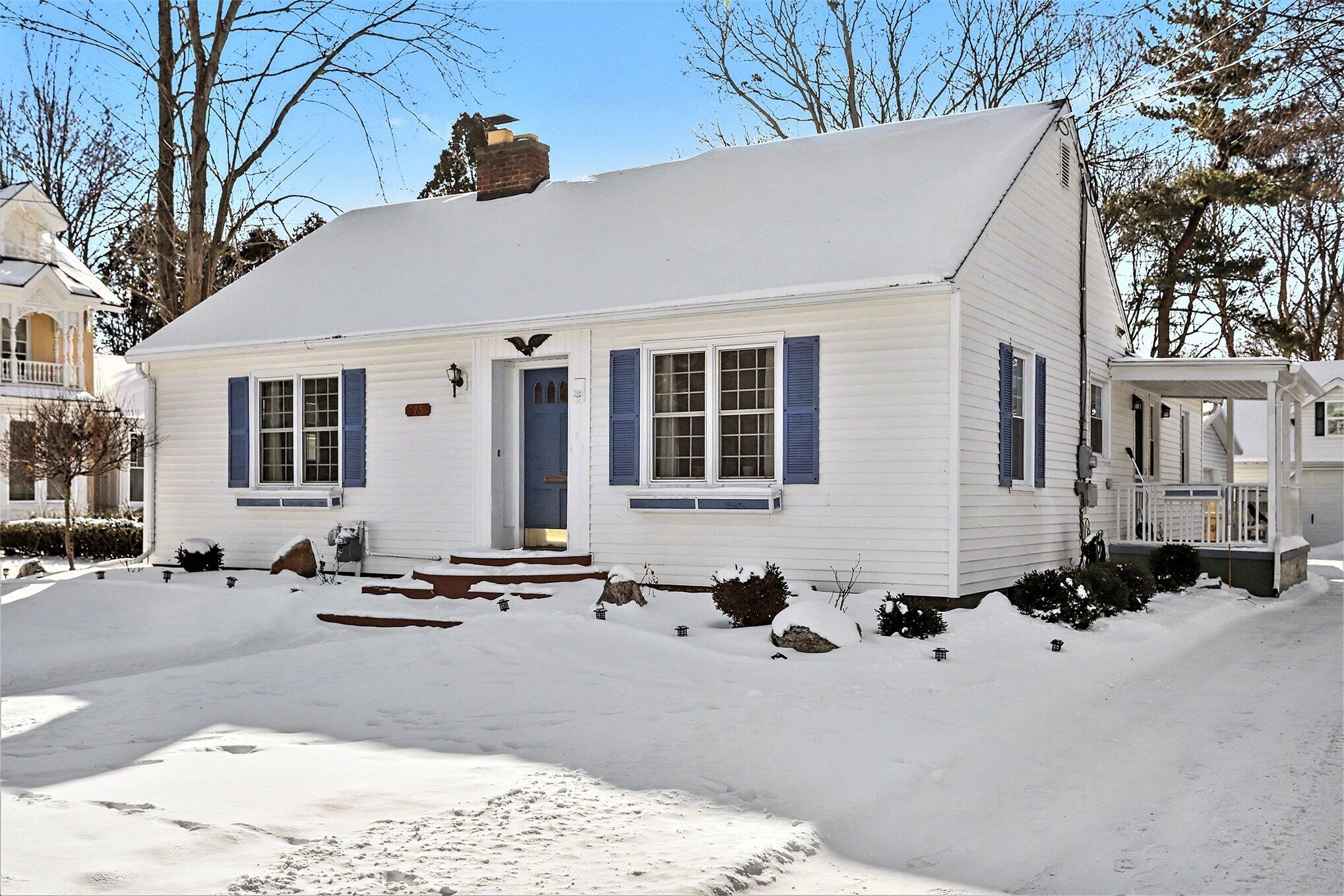 175 West Pearl Street Coldwater, MI 49036 - Photo 3 of 37 003_file_2334