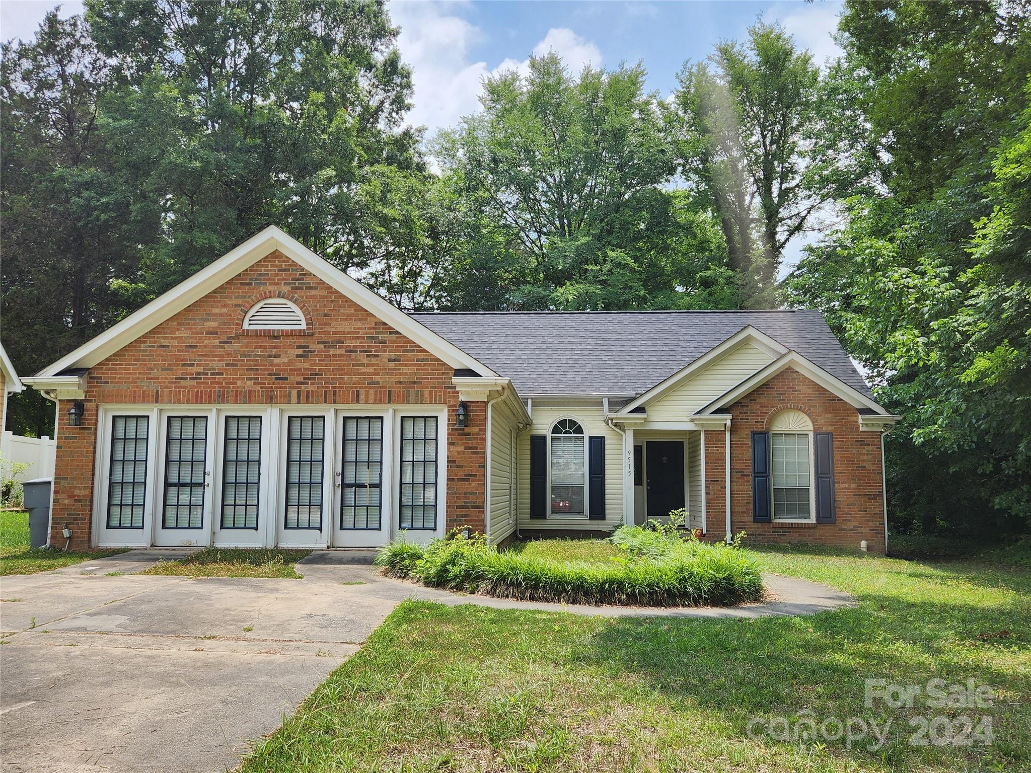 9515 Oren Thompson Road Charlotte, NC 28213 - Photo 1 of 18 Gallery Image 1