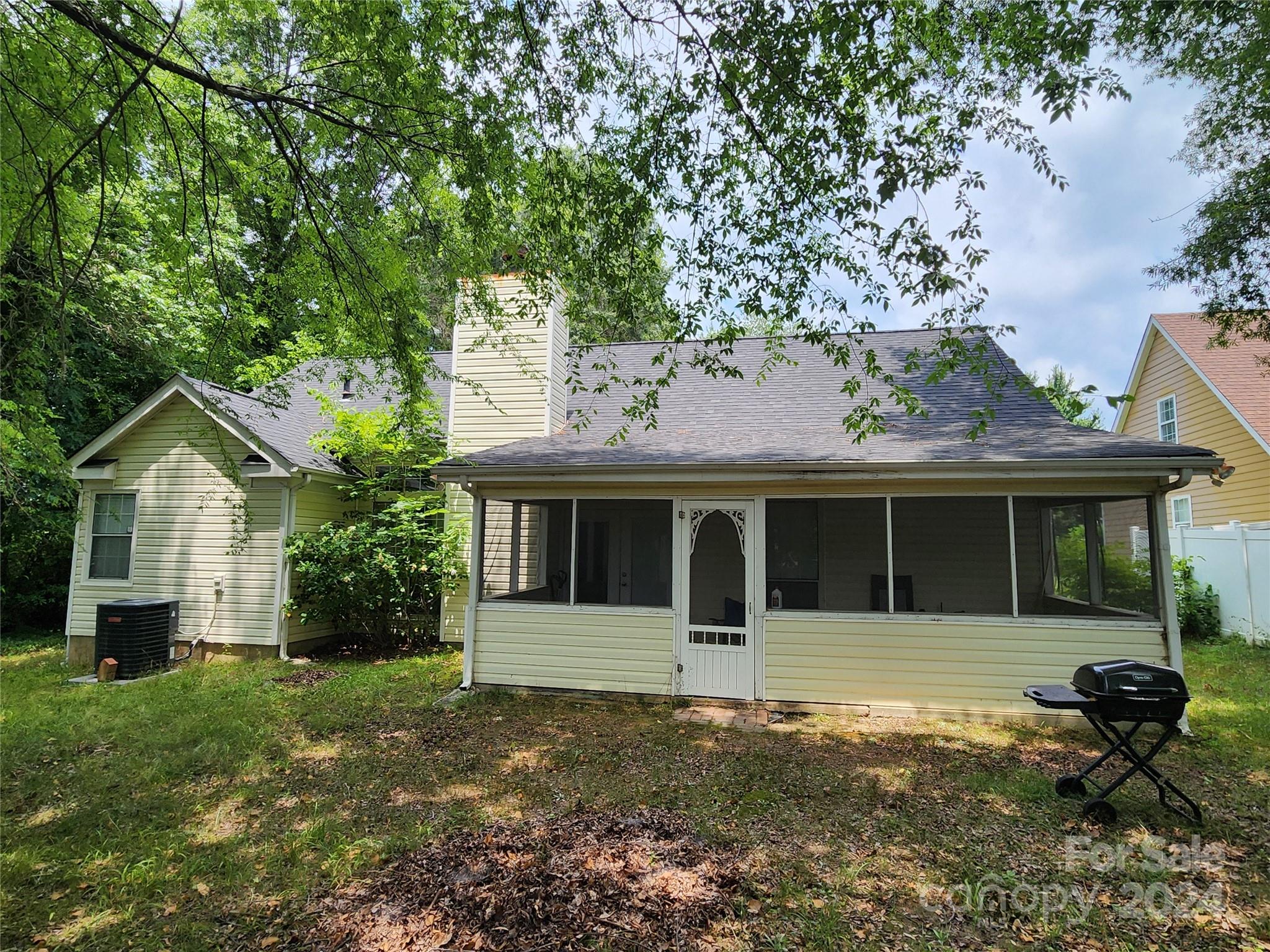 9515 Oren Thompson Road Charlotte, NC 28213 - Photo 8 of 18 Gallery Image 8