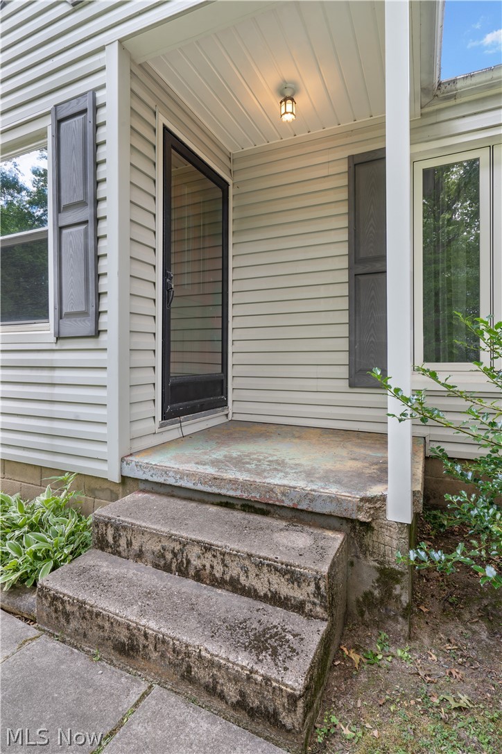 146 West Howe Road Tallmadge, OH 44278 - Photo 5 of 29 Front porch