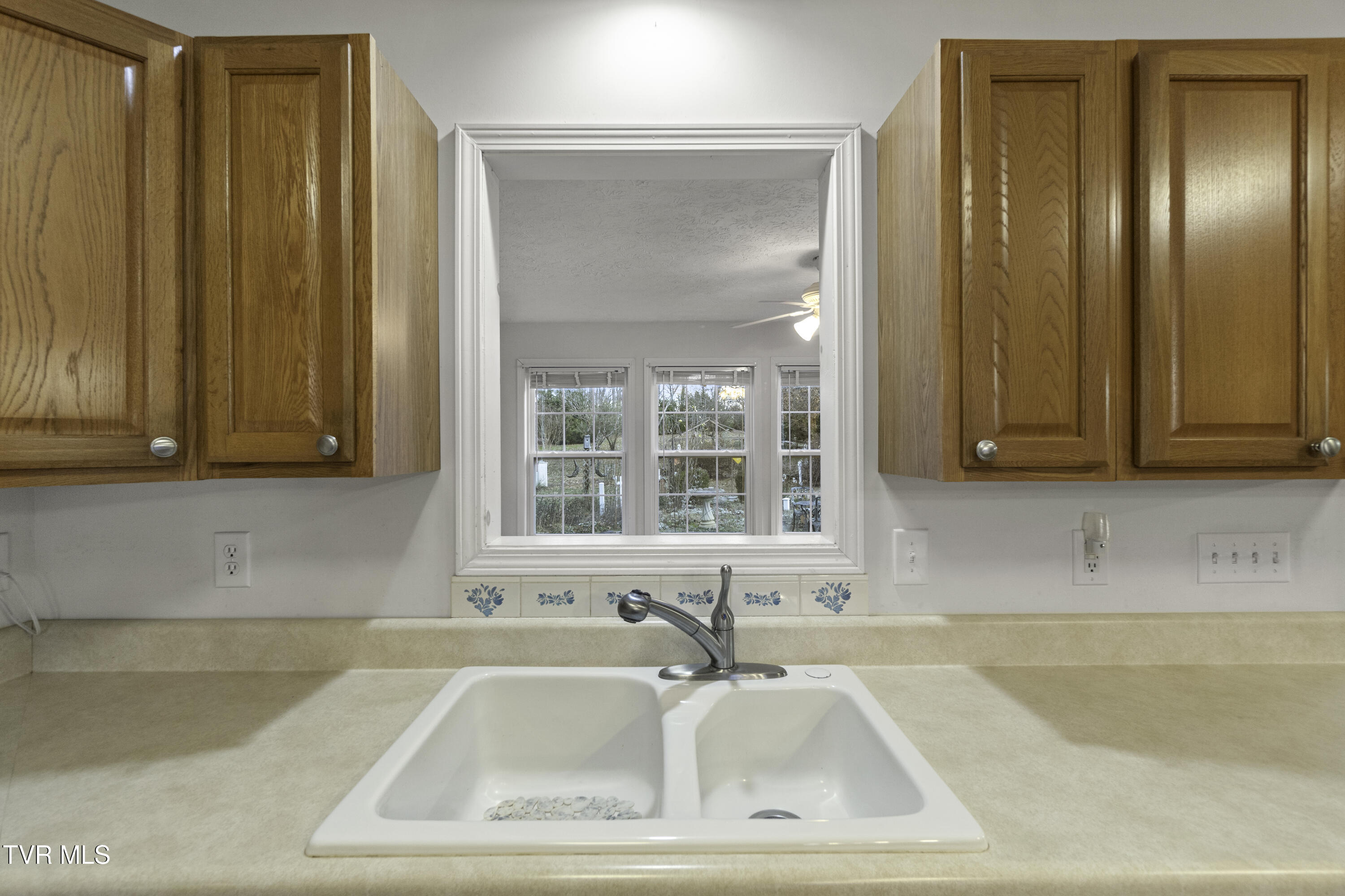 78 Fairview Ridges Drive Afton, TN 37616 - Photo 12 of 71 9
