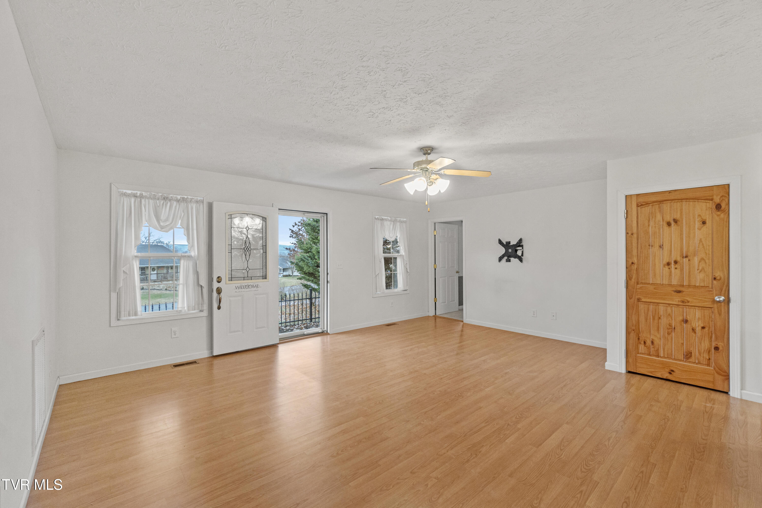 78 Fairview Ridges Drive Afton, TN 37616 - Photo 5 of 71 4