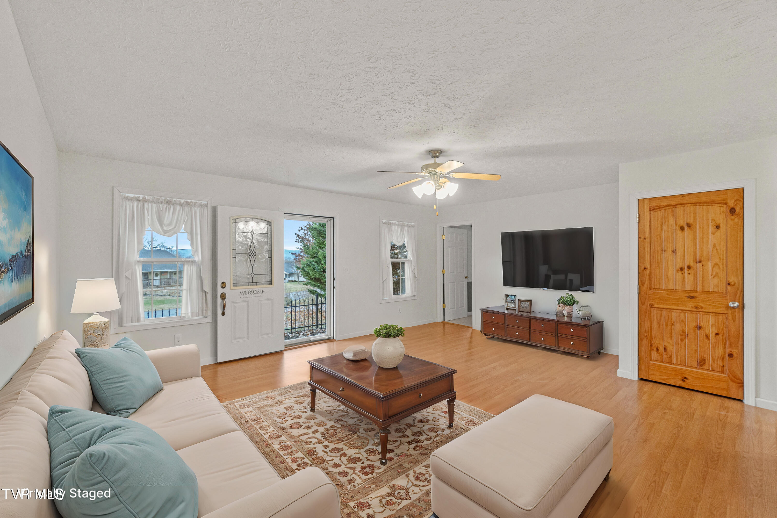 78 Fairview Ridges Drive Afton, TN 37616 - Photo 6 of 71 4 - Living Room - Standard - 0