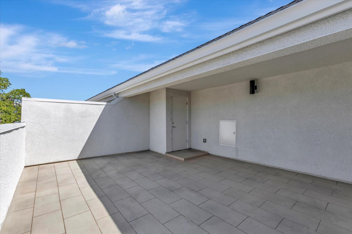 2737 Oak Road Walnut Creek, CA 94597 - Photo 18 of 19 a view of a garage