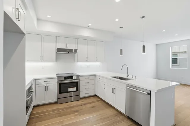 $1,168,000 | 2737 Oak Road, Walnut Creek, CA 94597