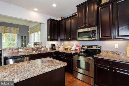 5642 Country Farm Road White Marsh, MD 21162 - Photo 4 of 21 Kitchen