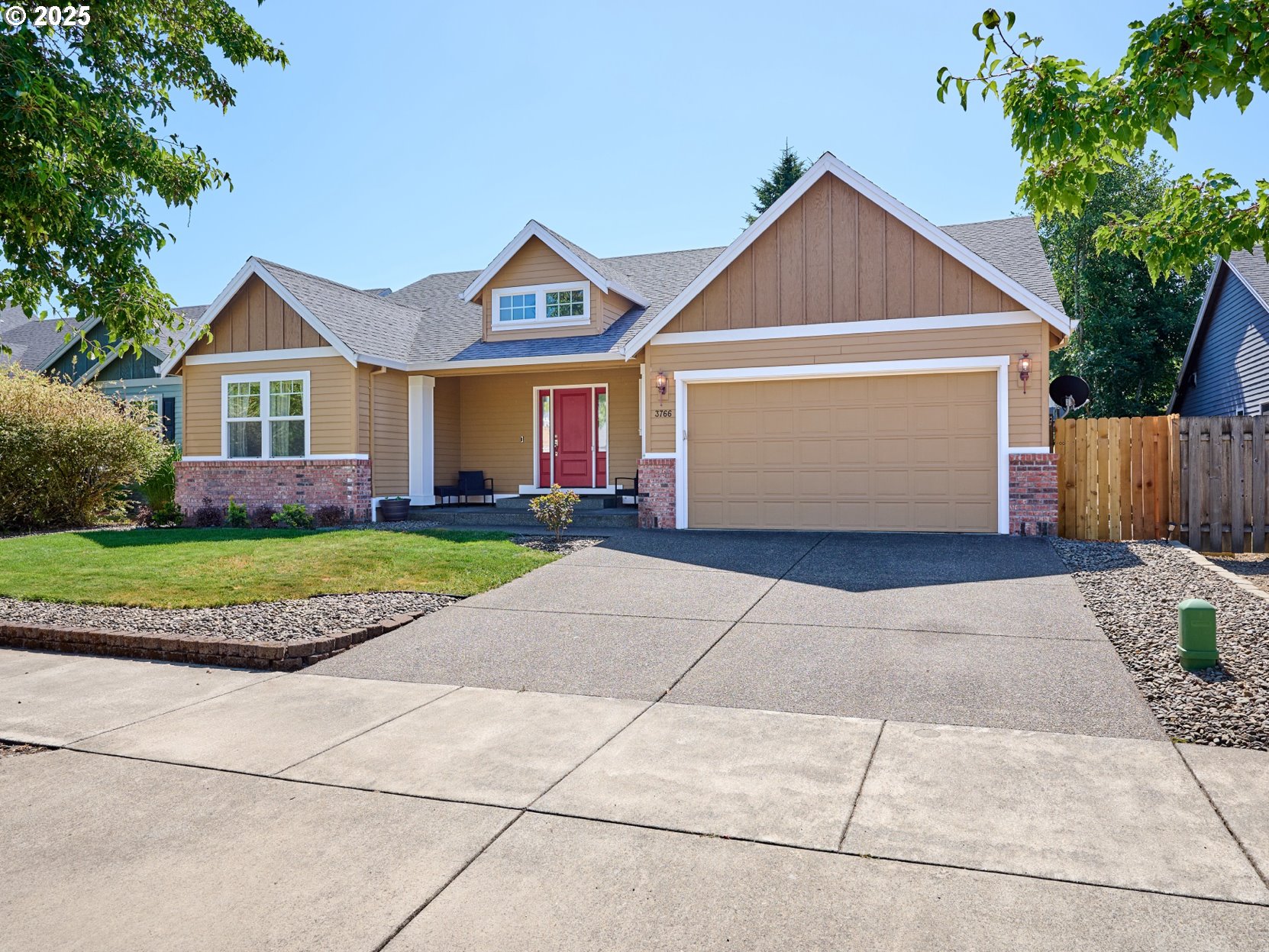 3766 10th Street Hubbard, OR 97032 - Photo 2 of 31