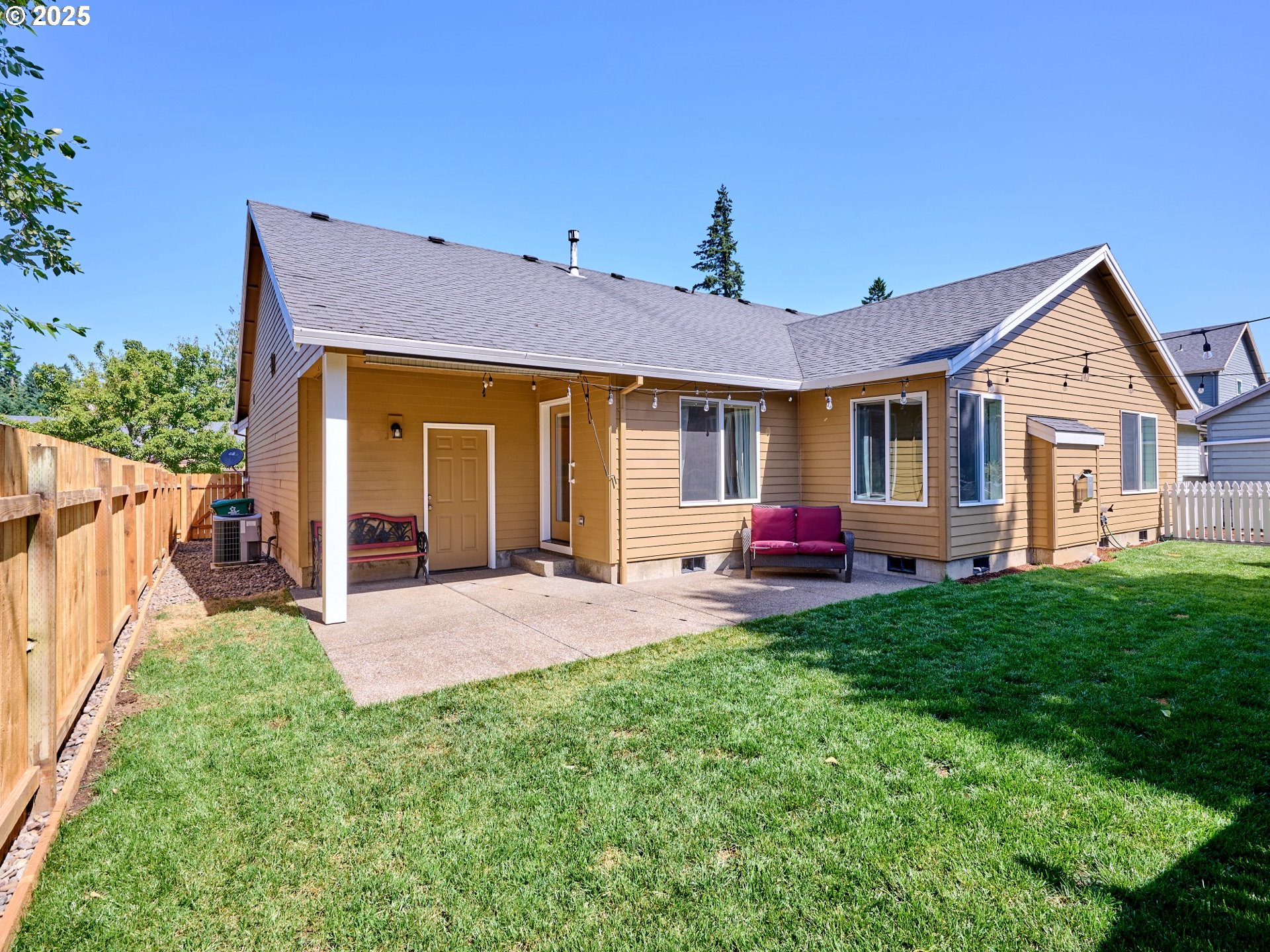 3766 10th Street Hubbard, OR 97032 - Photo 23 of 31