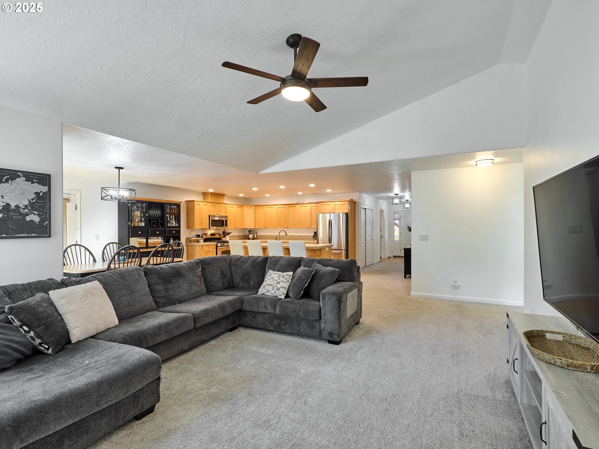 3766 10th Street Hubbard, OR 97032 - Photo 10 of 31