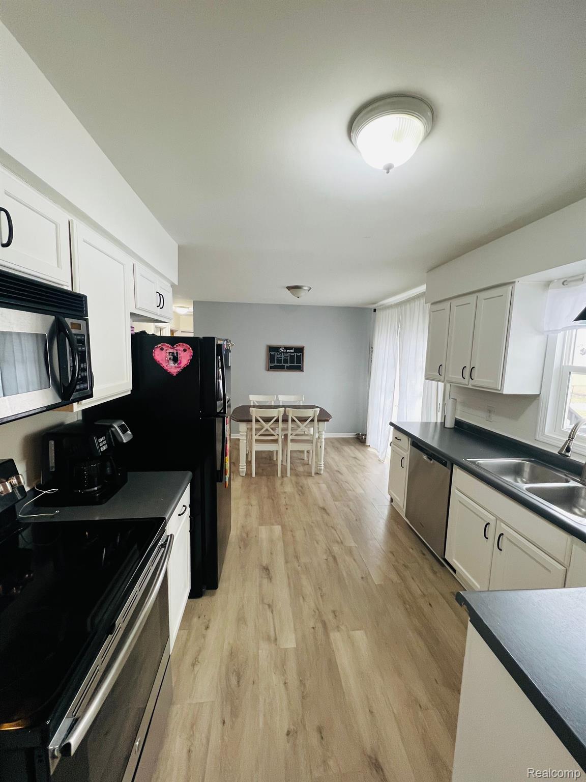 6206 Sharp Road Swartz Creek, MI 48473 - Photo 13 of 36 Kitchen