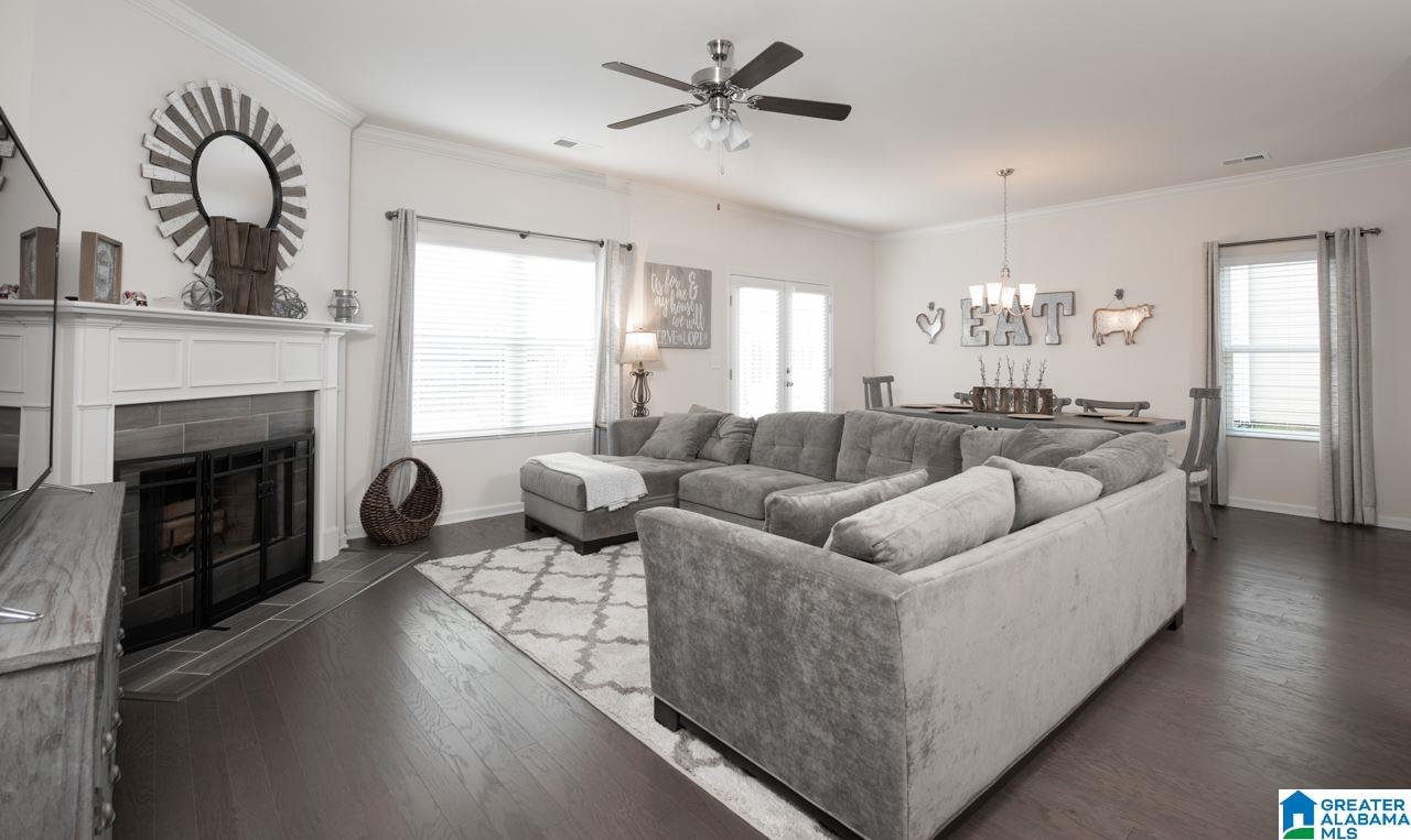 1083 Riviera Drive Calera, AL 35040 - Photo 4 of 45