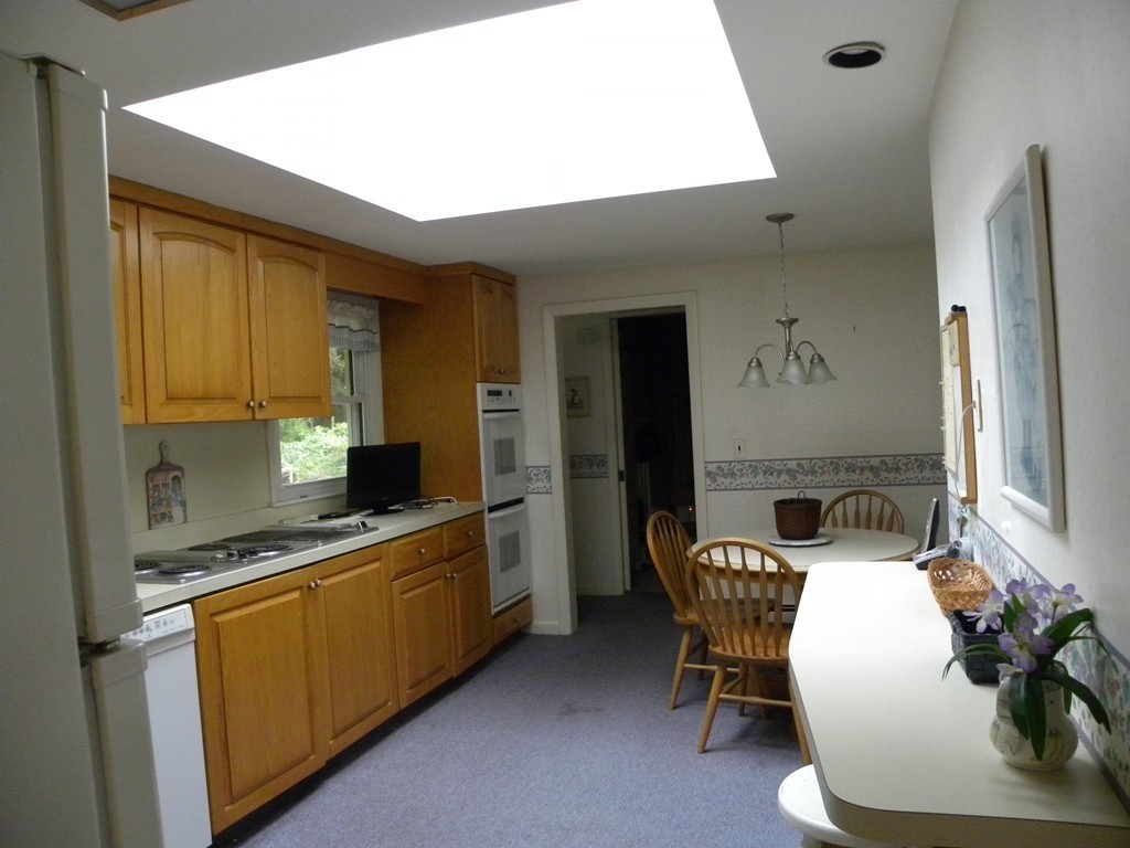 35 Brookdale Road Natick, MA 01760 - Photo 8 of 19 Gallery Image 8