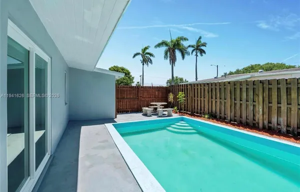 $445,000 | 5621 Southwest 38th Court, Davie, FL 33314