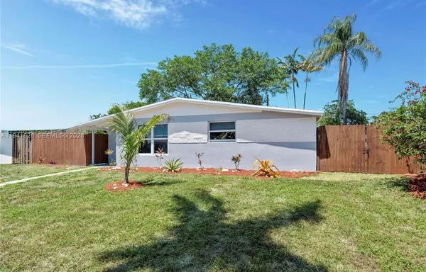 $445,000 | 5621 Southwest 38th Court, Davie, FL 33314