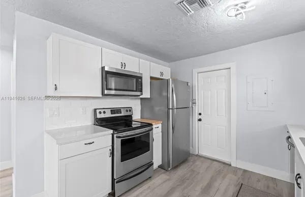 $445,000 | 5621 Southwest 38th Court, Davie, FL 33314