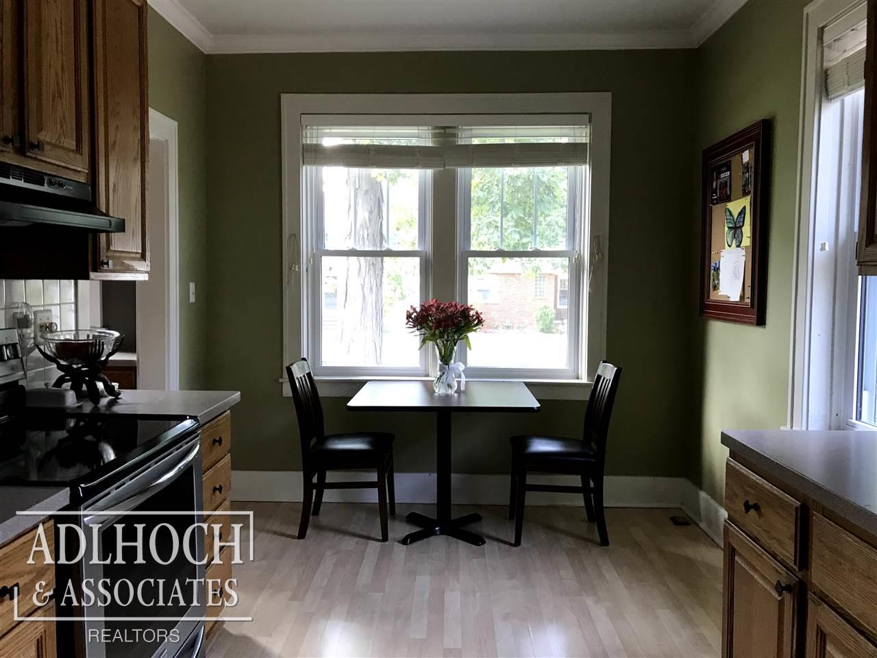 294 Ridgemont Road Grosse Pointe, MI 48236 - Photo 8 of 23 31358994-7.JPG
