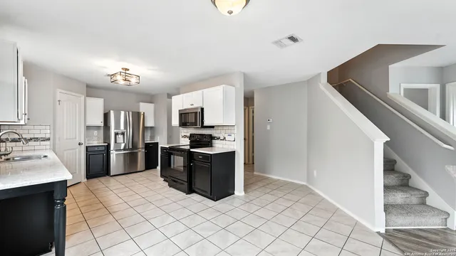 $310,000 | 912 Bexley Drive, Seguin, TX 78155