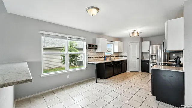 $310,000 | 912 Bexley Drive, Seguin, TX 78155