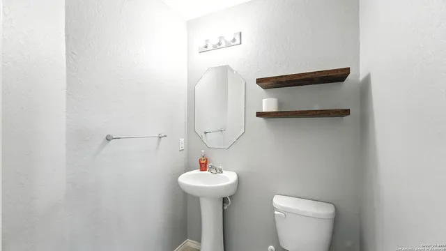 $310,000 | 912 Bexley Drive, Seguin, TX 78155