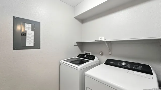 $310,000 | 912 Bexley Drive, Seguin, TX 78155