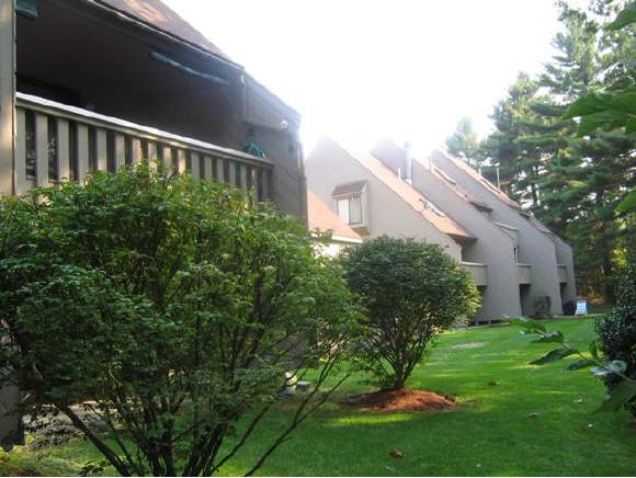 4 Rockingham Court, Unit 4 Bedford, NH 03110 - Photo 1 of 1 Gallery Image 1