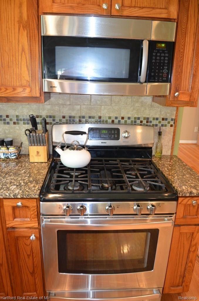 35872 Johnstown Road Farmington, MI 48335 - Photo 18 of 55 DSC_0129 (678x1024).jpg
