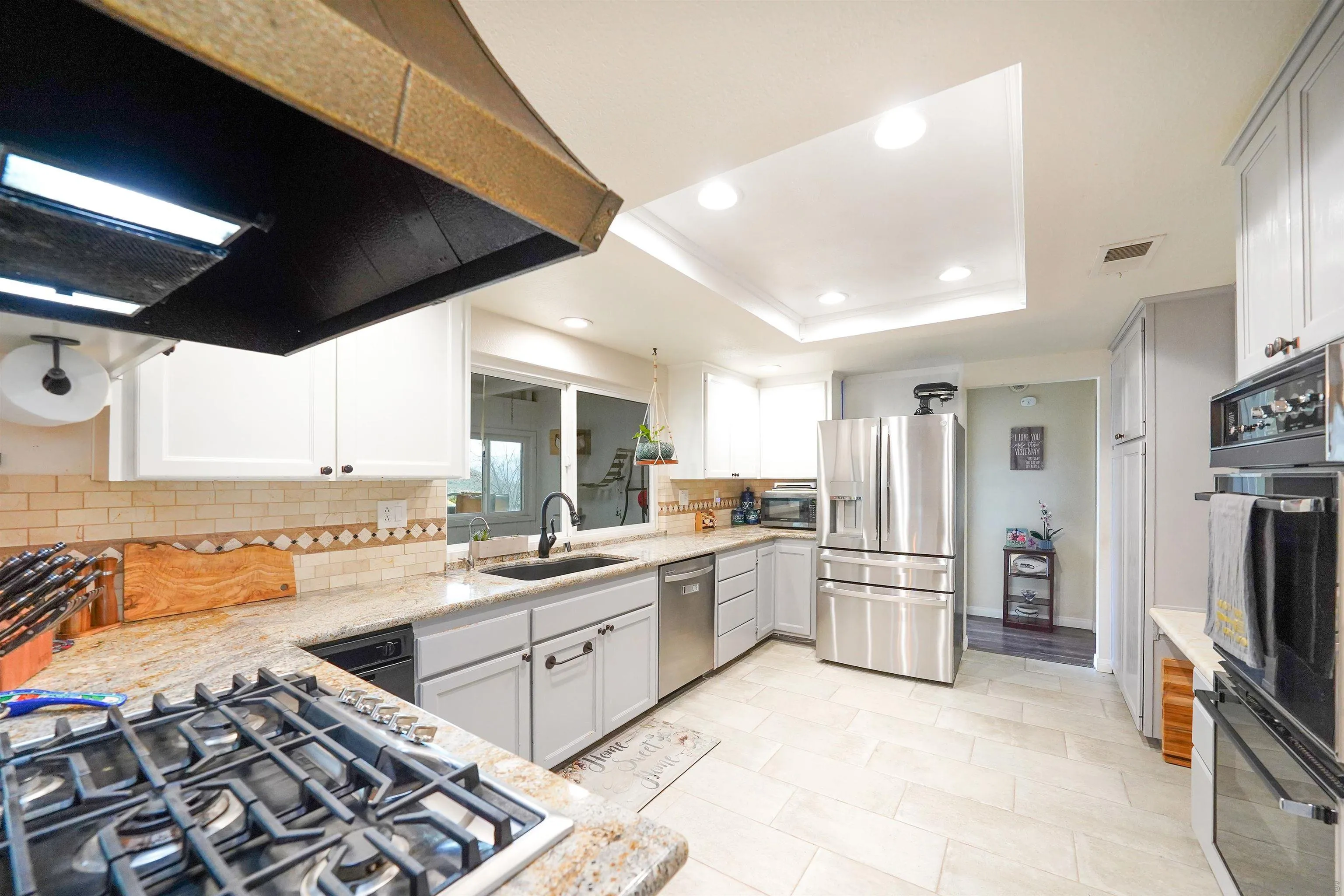 24563 Del Amo Road Ramona, CA 92065 - Photo 26 of 59 Kitchen