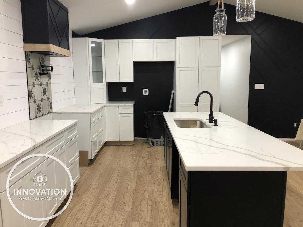 48745 Callens Road New Baltimore, MI 48047 - Photo 11 of 24 50101245-10.JPG