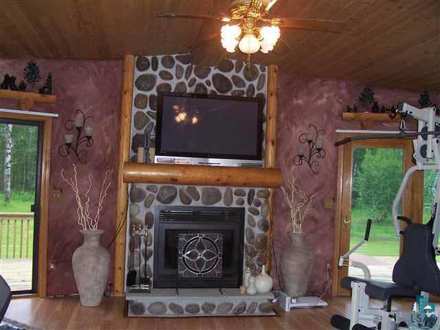 4593 South Barnes Road Superior, WI 54880 - Photo 3 of 9