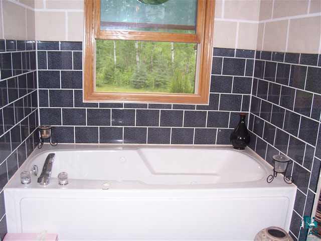 4593 South Barnes Road Superior, WI 54880 - Photo 6 of 9