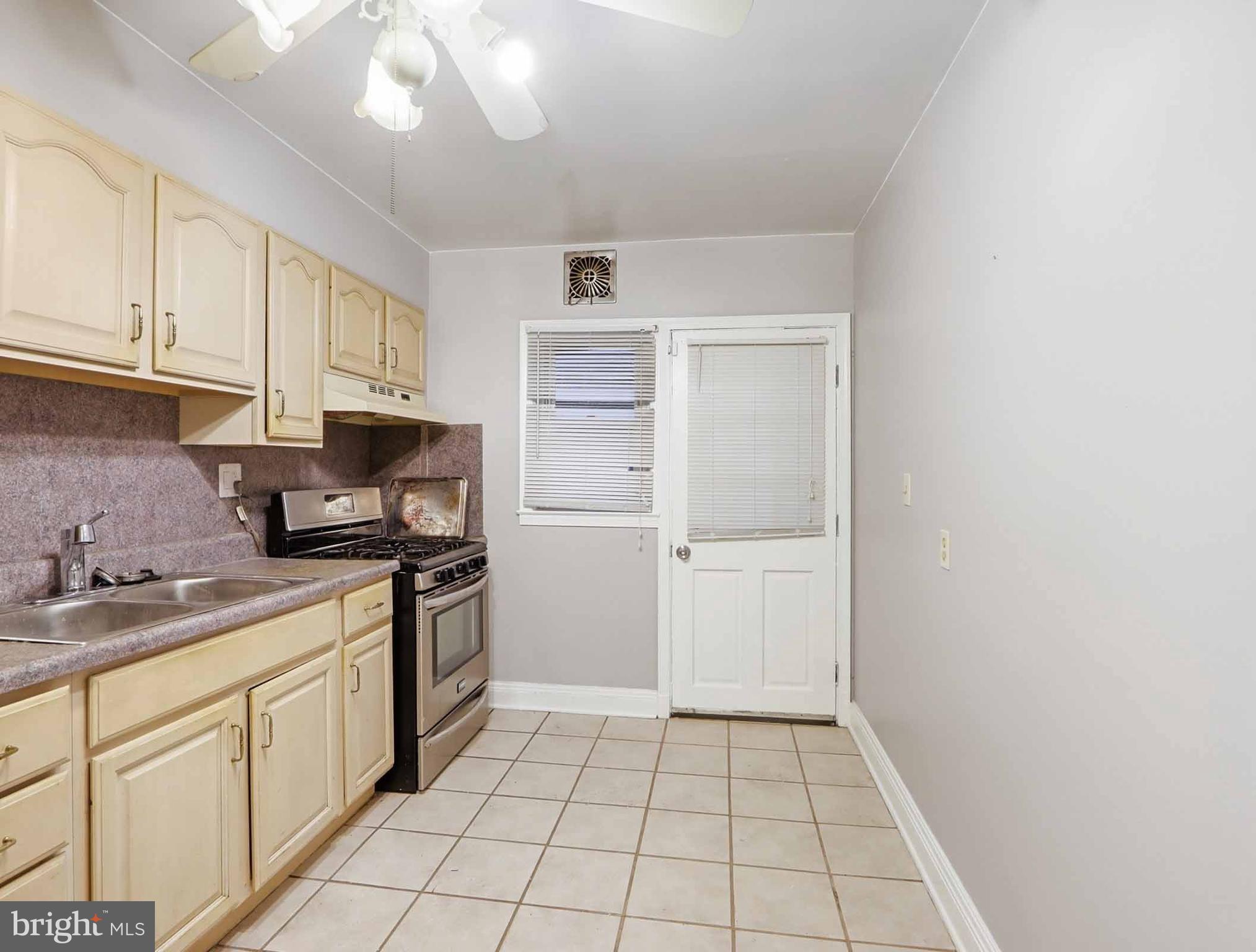 6210 Pilgrim Road Baltimore, MD 21214 - Photo 9 of 20