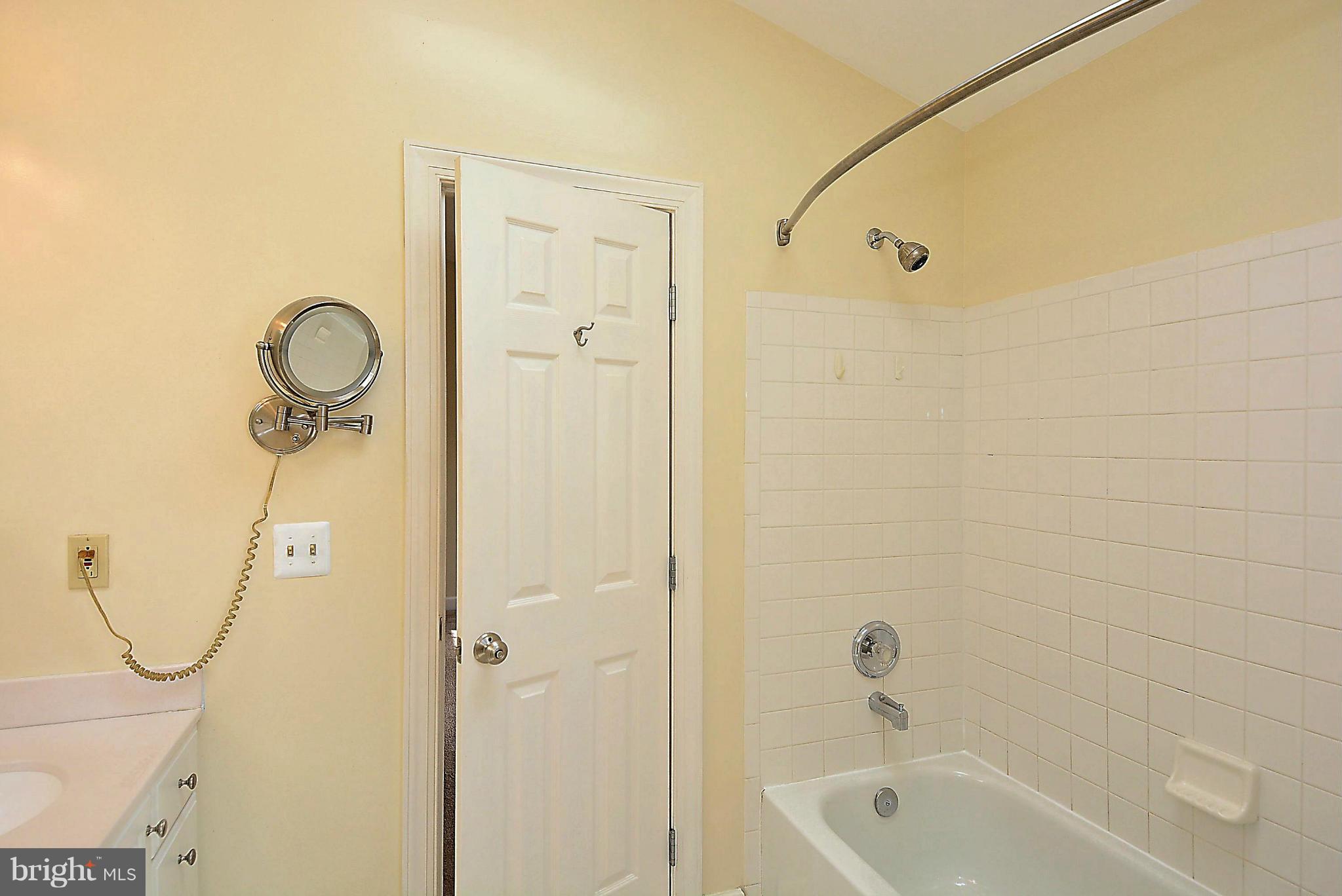 6500 Milva Lane Springfield, VA 22150 - Photo 15 of 30 Bath (Master)