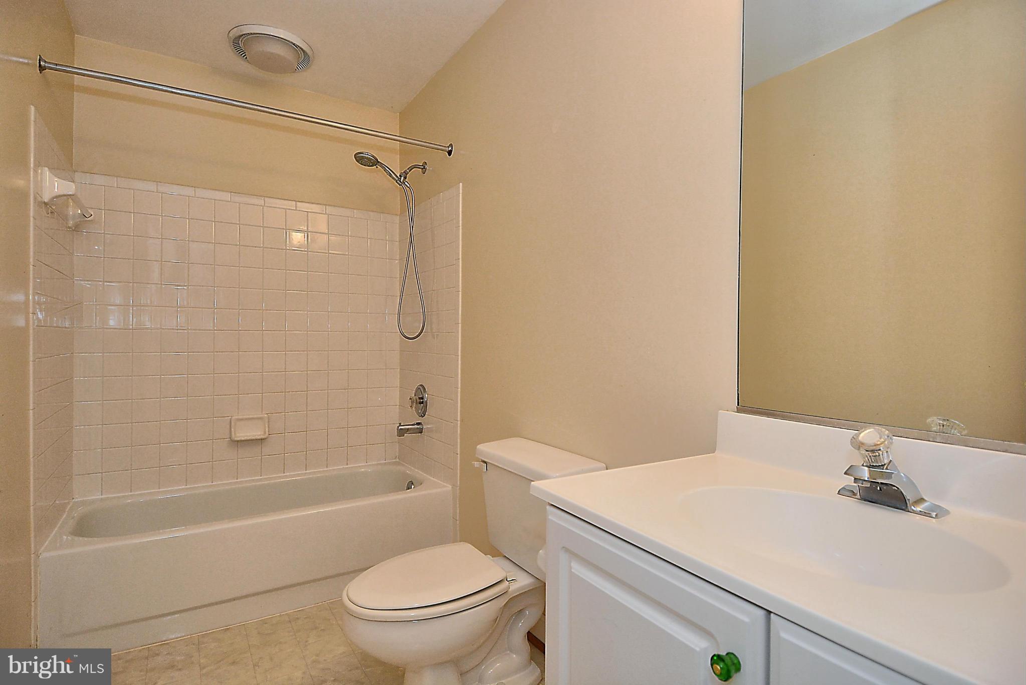 6500 Milva Lane Springfield, VA 22150 - Photo 27 of 30 Bath