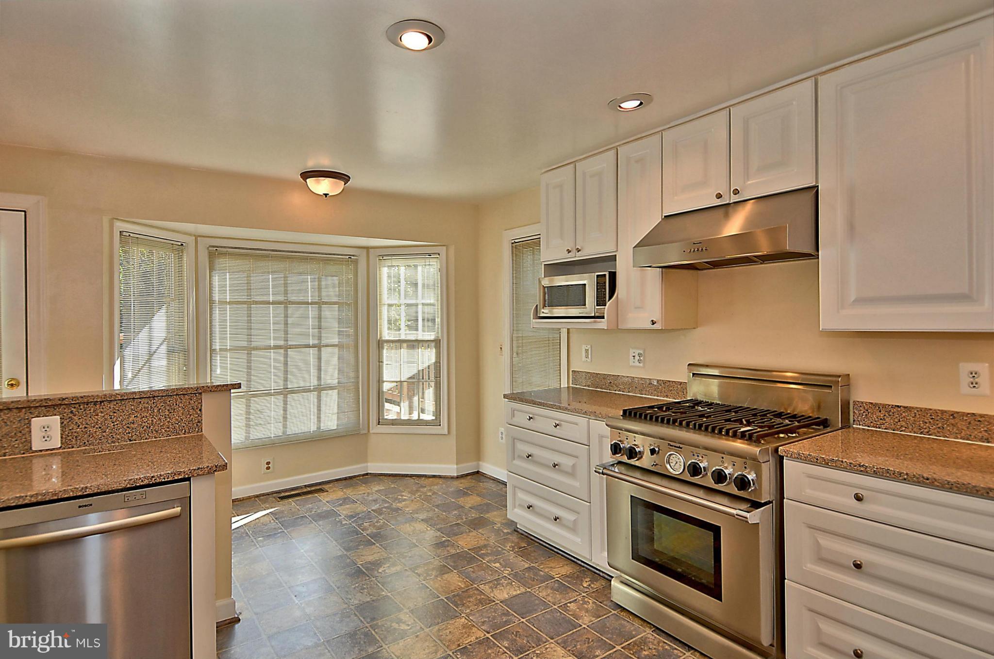 6500 Milva Lane Springfield, VA 22150 - Photo 6 of 30 Kitchen