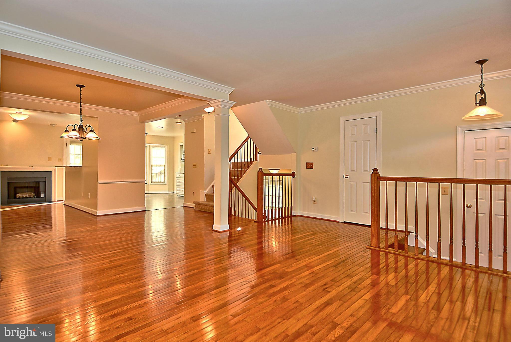 6500 Milva Lane Springfield, VA 22150 - Photo 8 of 30 Living Room