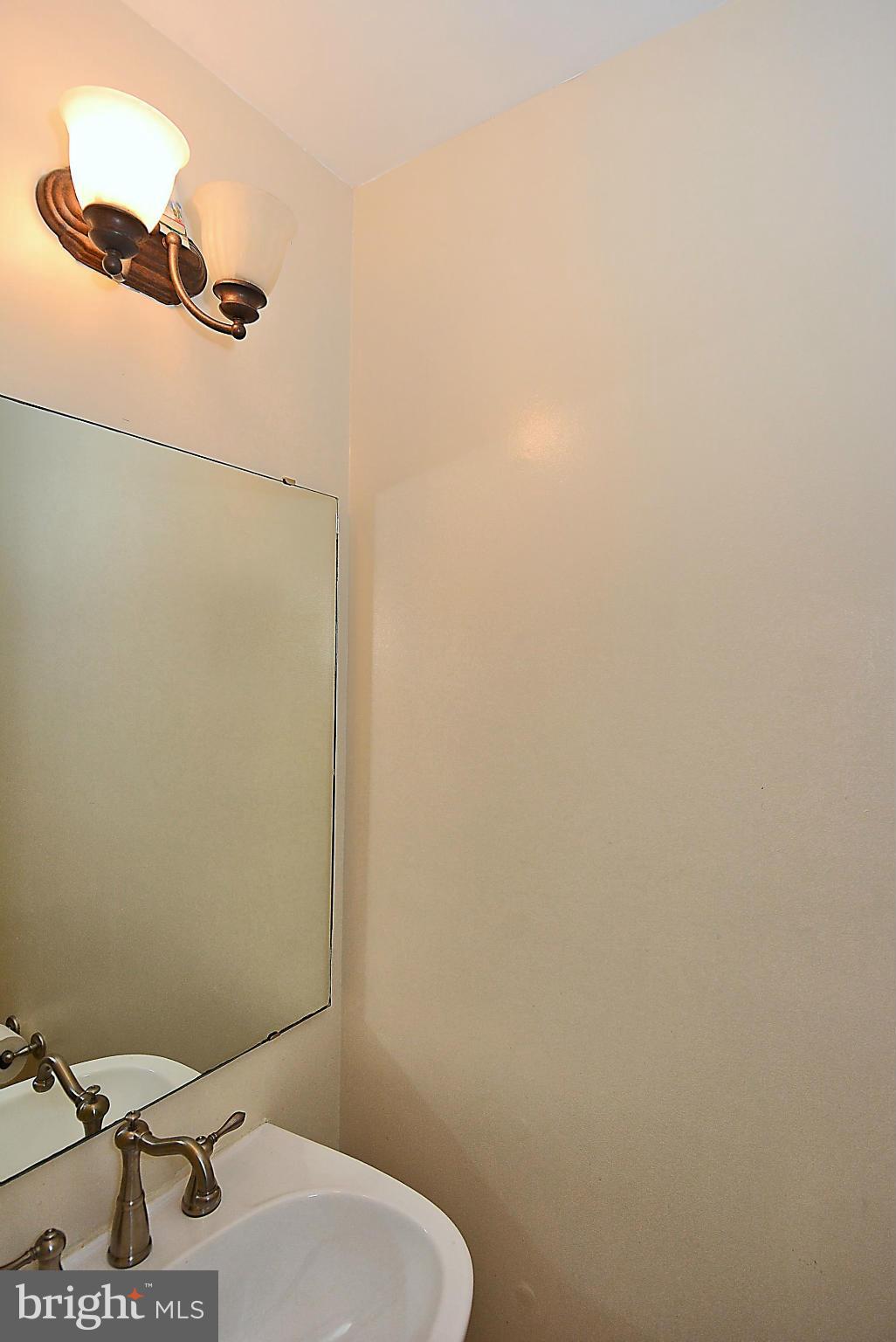 6500 Milva Lane Springfield, VA 22150 - Photo 9 of 30 Bath