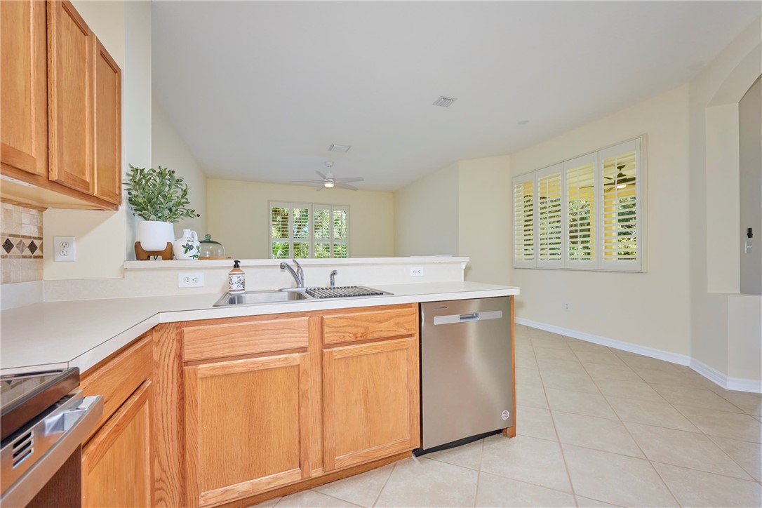 9086 107th Court Vero Beach, FL 32967 - Photo 15 of 35