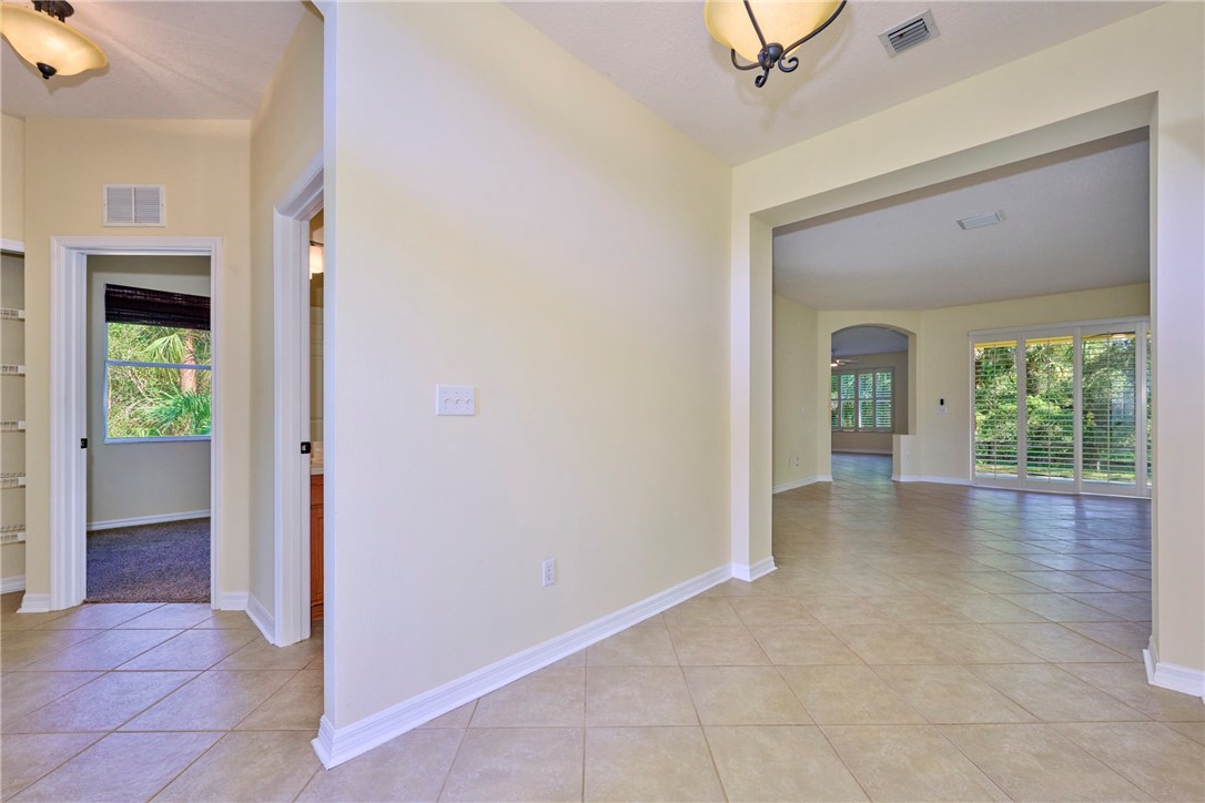 9086 107th Court Vero Beach, FL 32967 - Photo 5 of 35