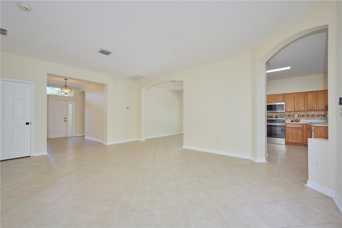 9086 107th Court Vero Beach, FL 32967 - Photo 6 of 35