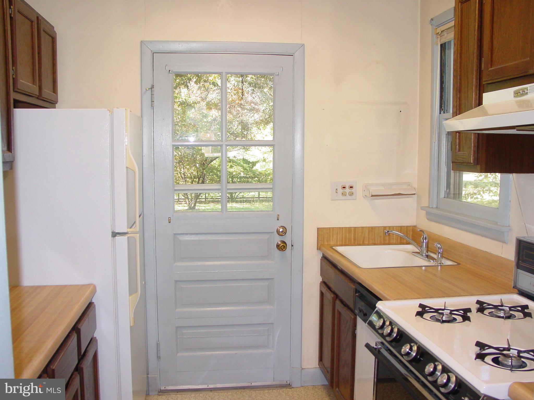 881 Stevenson Road Severn, MD 21144 - Photo 6 of 15 Kitchen
