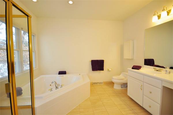6 Arbella Road, Unit 6 Bedford, MA 01730 - Photo 12 of 30 Gallery Image 12