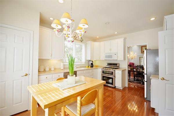 6 Arbella Road, Unit 6 Bedford, MA 01730 - Photo 3 of 30 Gallery Image 3