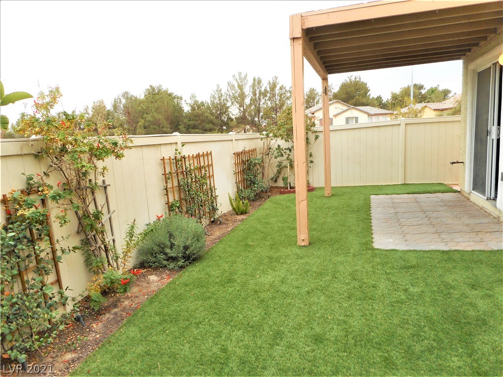 1903 Equinox Rdg Way Henderson, NV 89014 - Photo 5 of 34 Gallery Image 5