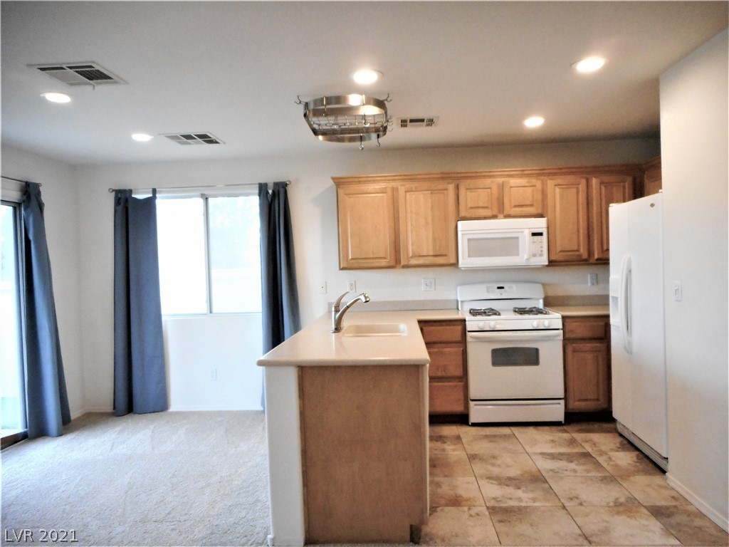 1903 Equinox Rdg Way Henderson, NV 89014 - Photo 8 of 34 Gallery Image 8