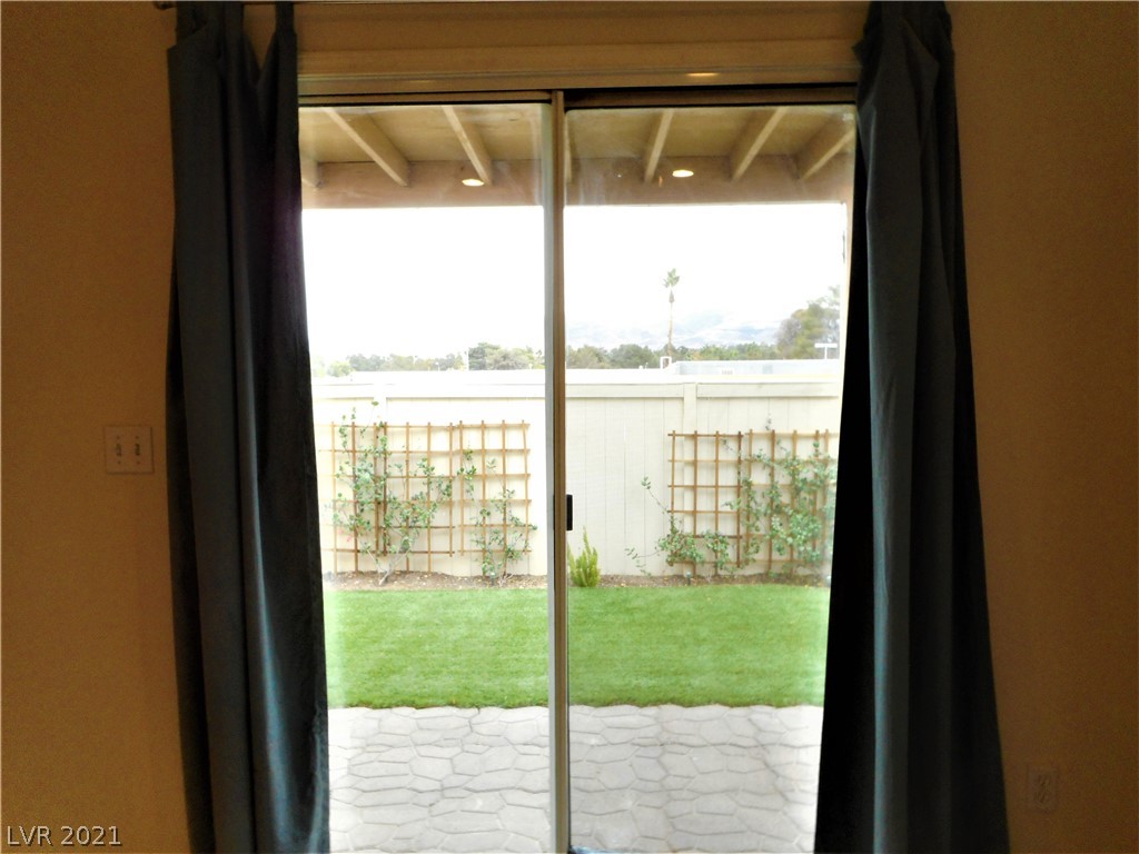 1903 Equinox Rdg Way Henderson, NV 89014 - Photo 10 of 34 Gallery Image 10
